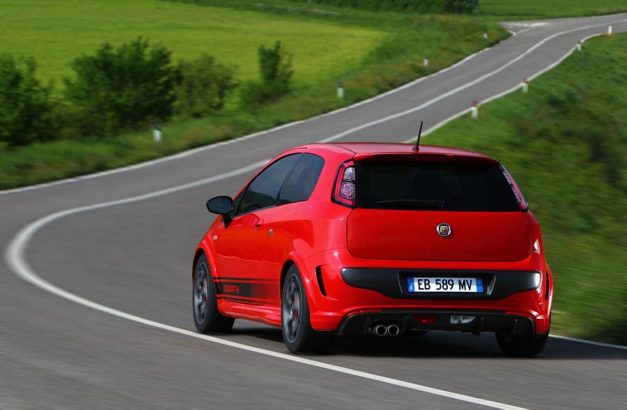  Abarth Punto Evo (199) 2010 года  (фото 27 из 57)